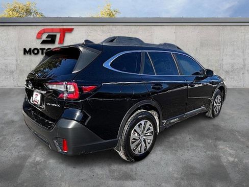 Used 2020 Subaru Outback Premium image 5
