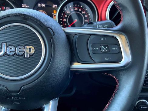 Used 2018 Jeep Wrangler Unlimited Rubicon image 24