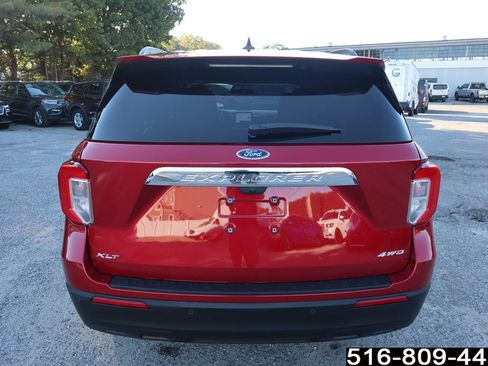 Used 2024 Ford Explorer XLT image 7