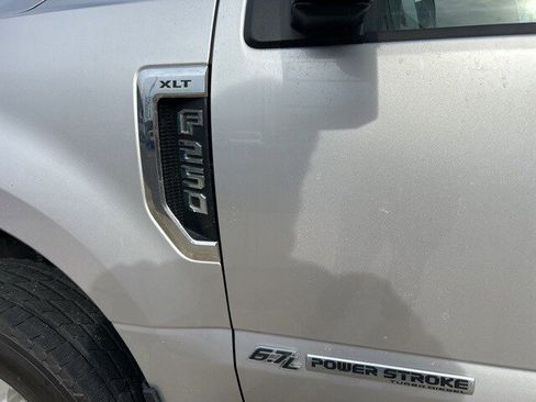 Used 2019 Ford F250 XLT w/ FX4 Off-Road Package image 5