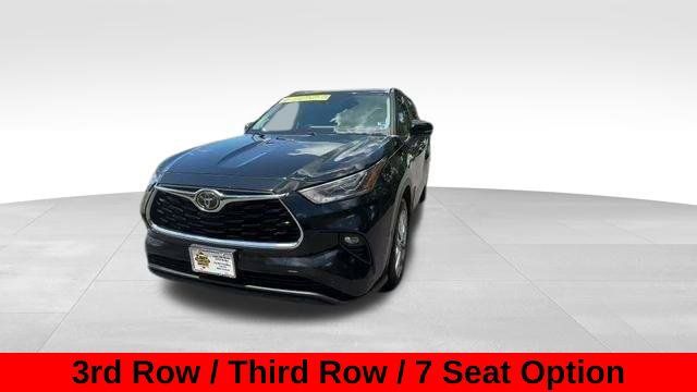 Used 2020 Toyota Highlander Limited AWD/4WD image 2