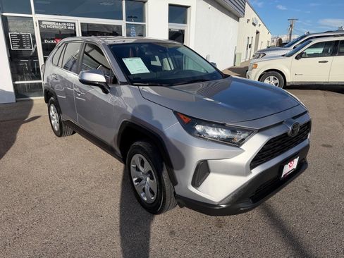 Used 2022 Toyota RAV4 LE image 4