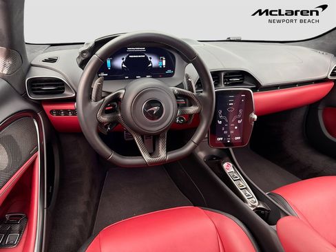 Used 2023 McLaren Artura RWD image 20