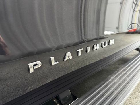Used 2024 Ford Expedition Platinum image 37