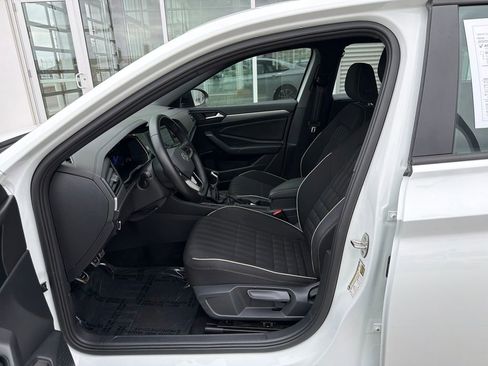 Certified 2024 Volkswagen Jetta Sport FWD image 11
