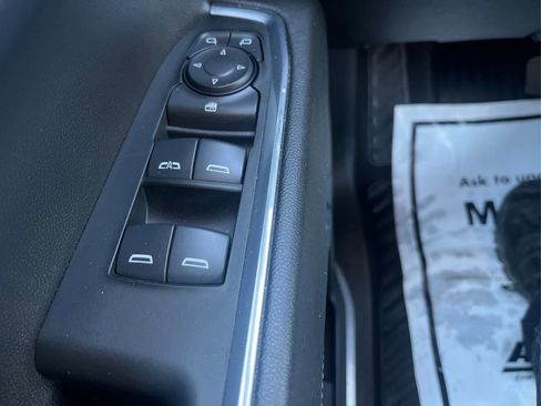 Used 2025 Chevrolet Silverado 1500 LT image 32