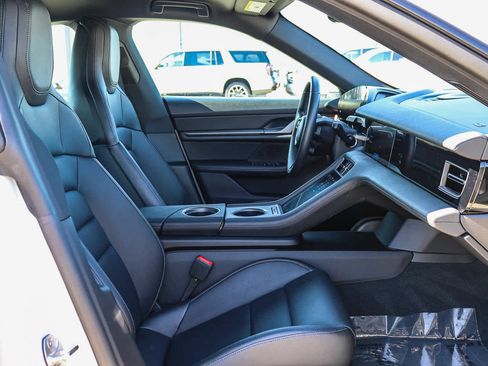Used 2025 Porsche Taycan RWD image 18