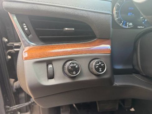 Used 2016 Cadillac Escalade Luxury AWD/4WD image 26