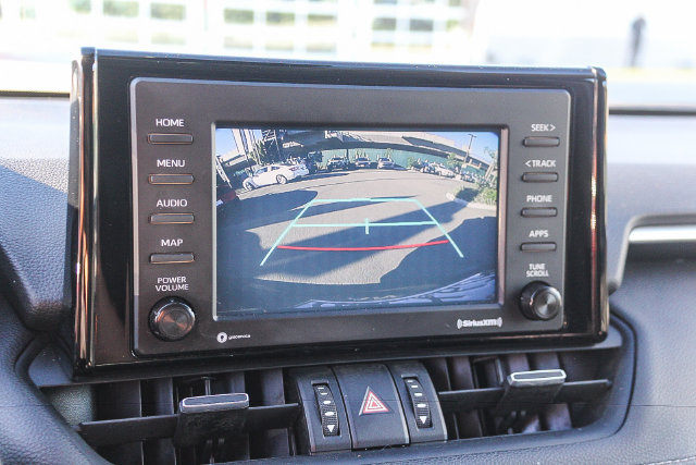 Used 2020 Toyota RAV4 XLE Premium w/ Carpet Mat Package FWD image 31