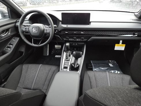 Used 2025 Honda Accord Sport image 23