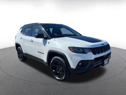 Used 2023 Jeep Compass Trailhawk image 1