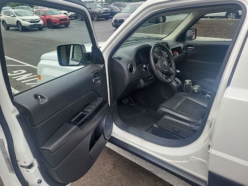 Used 2017 Jeep Patriot High Altitude AWD/4WD image 15
