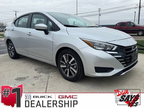 Used 2025 Nissan Versa SV image 1