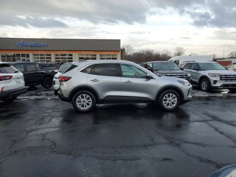 Used 2023 Ford Escape Active w/ Tech Pack #2 image 7