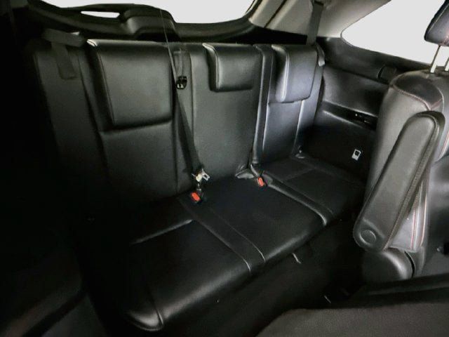 Certified 2019 Toyota Highlander SE w/ Nightshade Edition FWD image 29