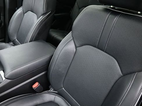 Used 2023 Honda Pilot Elite image 18