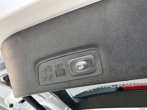 Used 2016 Lincoln MKC Reserve w/ Lincoln MKC Climate Package AWD/4WD image 13