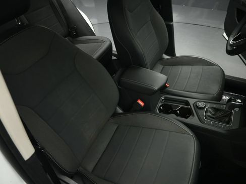 Used 2022 Volkswagen Taos SE FWD image 56