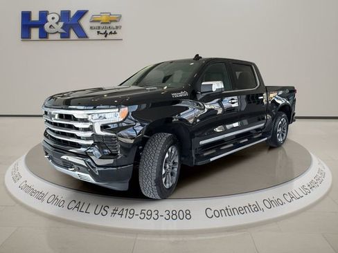 Used 2025 Chevrolet Silverado 1500 High Country w/ Technology Package image 3