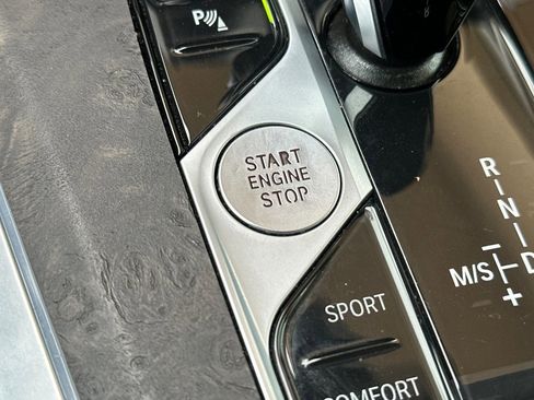 Used 2022 BMW X5 xDrive40i w/ M Sport Package image 24