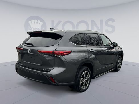 Used 2022 Toyota Highlander XLE image 13