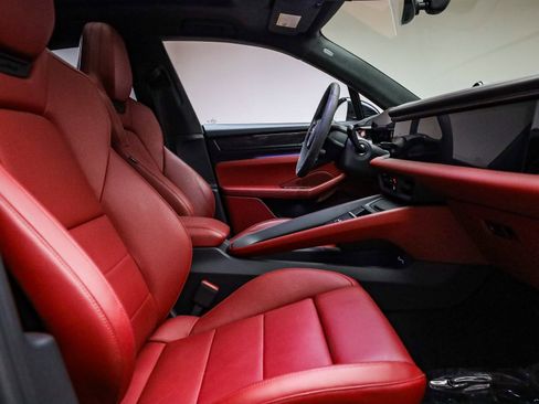 Used 2025 Porsche Macan Turbo Electric image 21