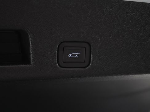 Used 2026 Chevrolet Traverse Z71 w/ Driver Confidence Package image 19