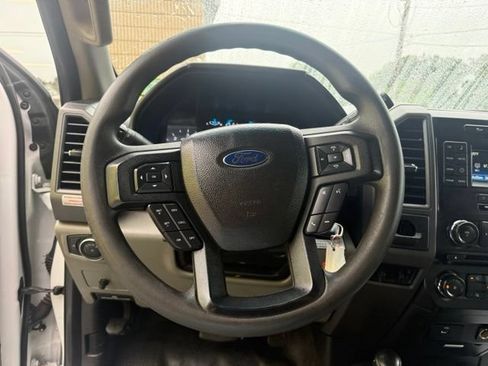 Used 2017 Ford F550 4x4 Regular Cab Super Duty image 12