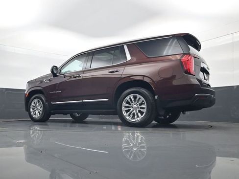 Used 2023 GMC Yukon SLT w/ SLT Luxury Package AWD/4WD image 28