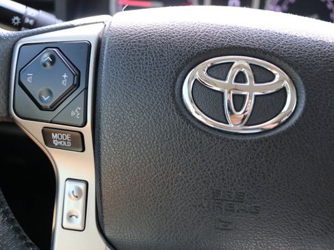 Used 2020 Toyota 4Runner Limited AWD/4WD image 19