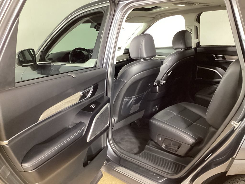 Used 2022 Kia Telluride EX w/ EX Premium Package AWD/4WD image 21