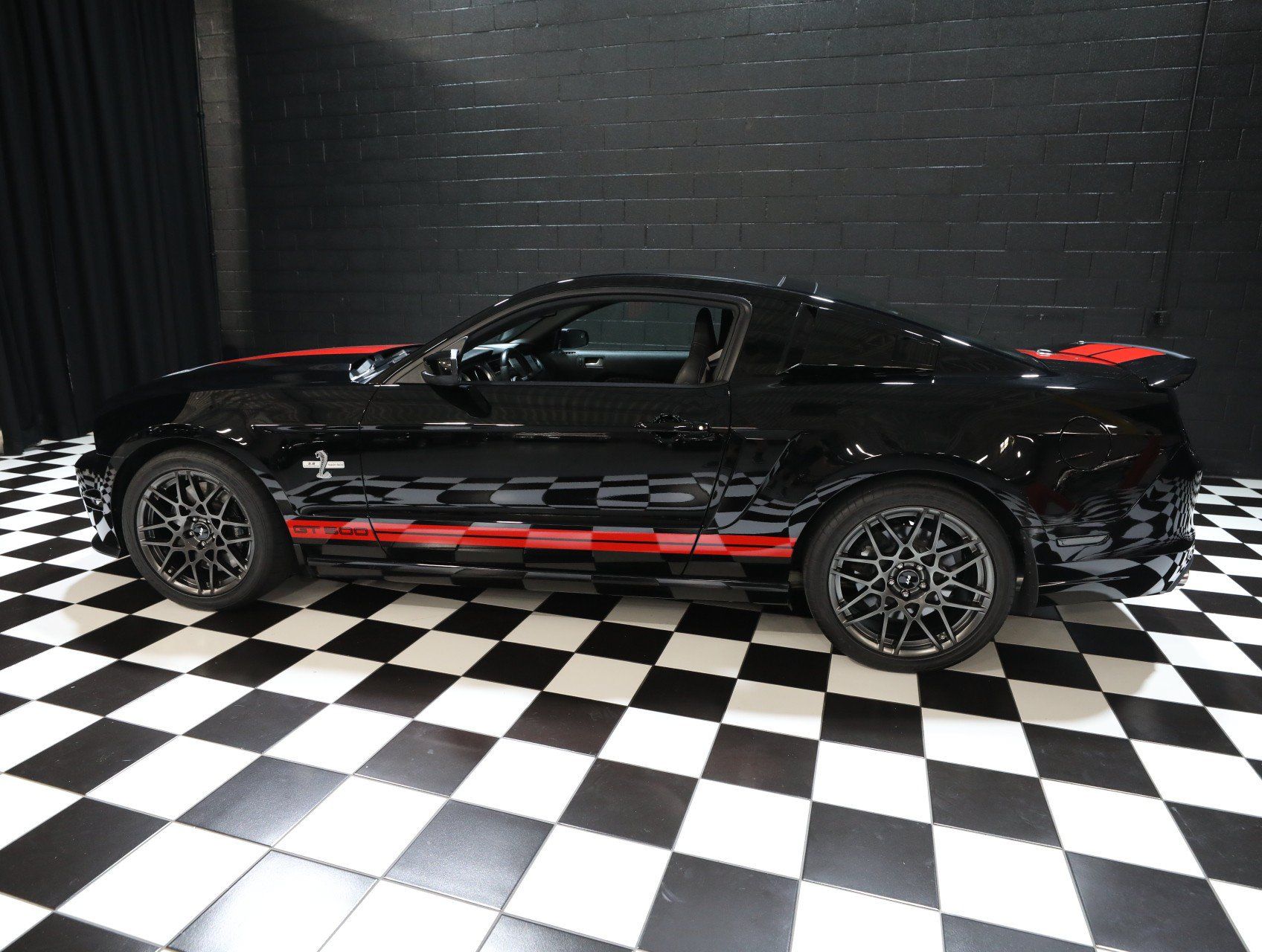 Used 2013 Ford Mustang Shelby GT500 RWD image 32