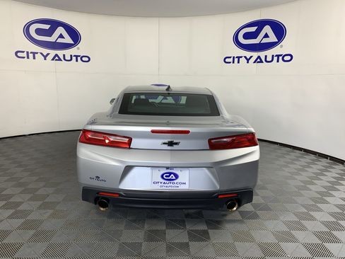 Used 2017 Chevrolet Camaro LT RWD image 4