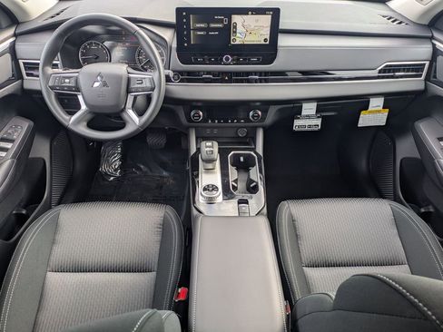 New 2026 Mitsubishi Outlander ES FWD image 12