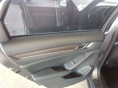 Used 2018 Honda Accord EX-L image 19