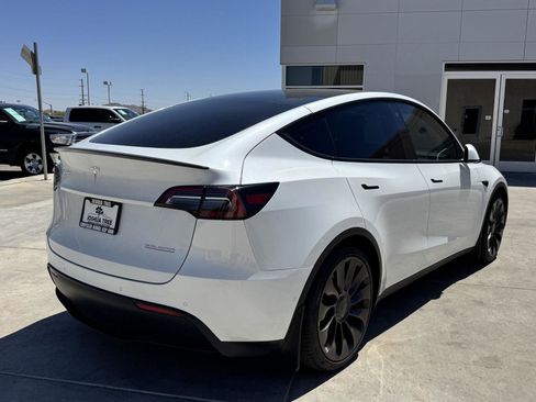 Used 2022 Tesla Model Y Performance AWD/4WD image 6