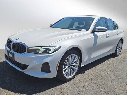 Used 2024 BMW 330i xDrive Sedan w/ Convenience Package image 7