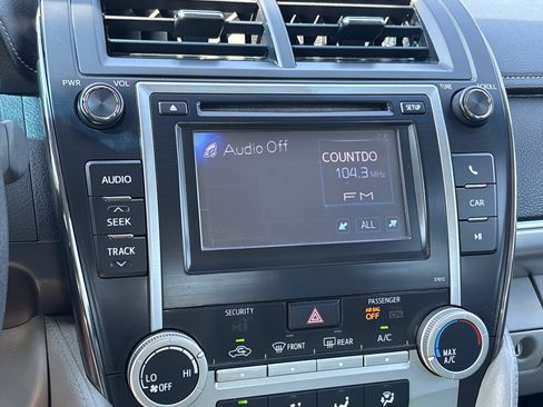 Used 2012 Toyota Camry LE FWD image 23