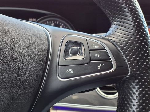 Used 2017 Mercedes-Benz E 300 image 22