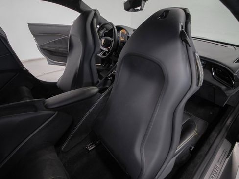 Used 2021 Ferrari Roma image 54