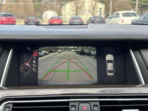 Used 2015 BMW 750Li xDrive image 23