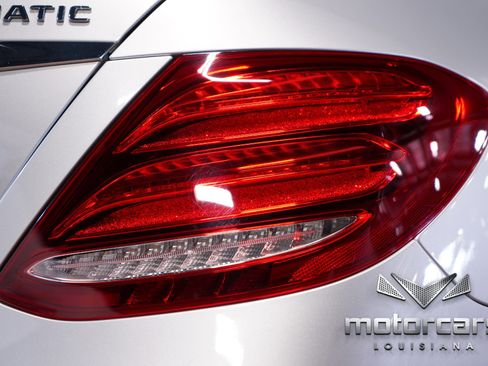 Used 2019 Mercedes-Benz E 300 4MATIC w/ Premium 1 Package image 19