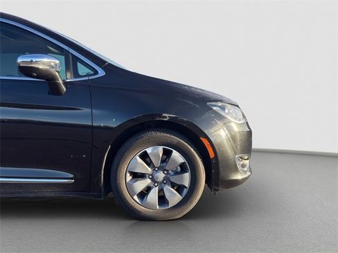 Used 2020 Chrysler Pacifica Limited w/ Advanced Safetytec Group image 21