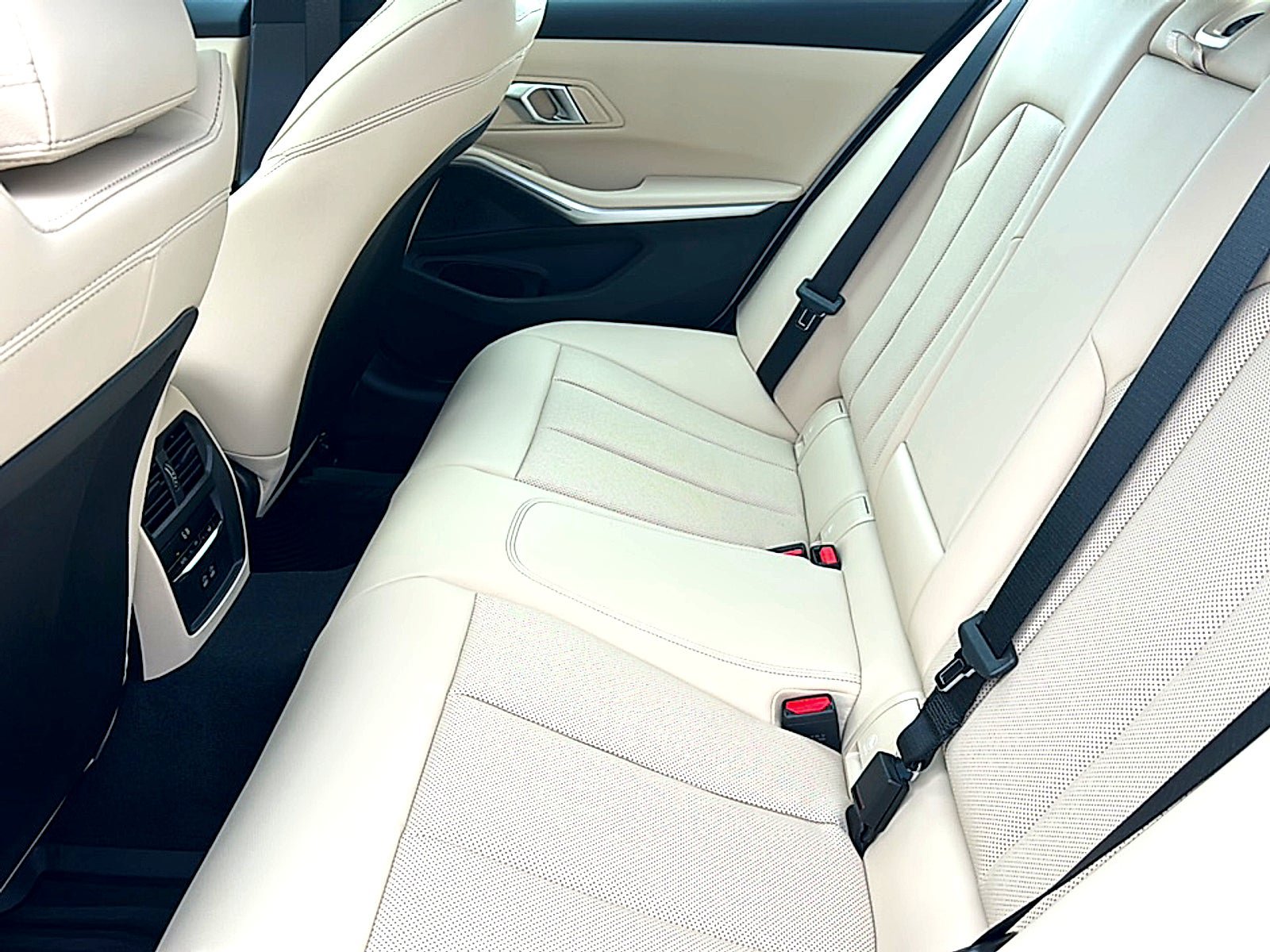 New 2026 BMW 330i Sedan w/ Premium Package RWD image 16