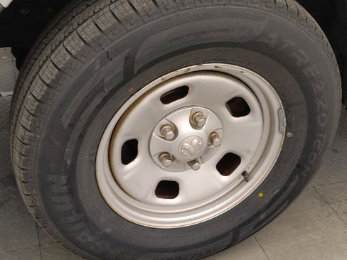 Used 2013 RAM 1500 Tradesman image 31