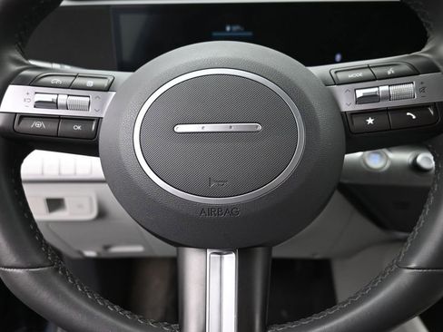 Used 2025 Hyundai Kona SEL image 16