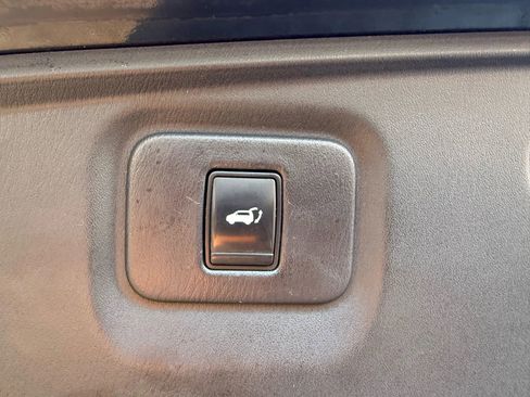 Used 2014 Nissan Pathfinder Platinum w/ Cargo Package image 16