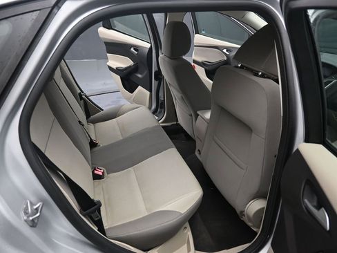 Used 2013 Ford Focus SE FWD image 25