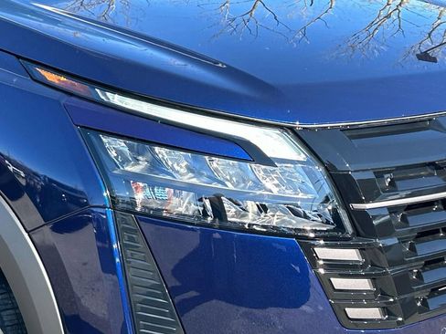 New 2026 Nissan Pathfinder Platinum AWD/4WD image 9