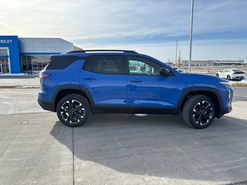 New 2026 Chevrolet Equinox RS w/ Convenience Package III AWD/4WD image 2